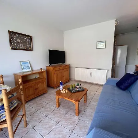 2 Pièces Proche Avec Garage, - Fr-1-226a-167 Appartement *