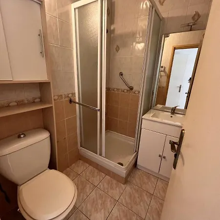 2 Pieces Proche Avec Garage, - Fr-1-226a-167 Appartement Fréjus